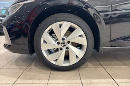 musta Volkswagen Golf 2026 kuva 10.