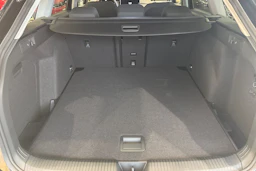 musta Volkswagen Golf 2026 kuva 11.
