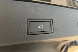 musta Volkswagen Golf 2026 kuva 12.