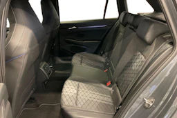 harmaa Volkswagen Golf 2026 kuva 8.