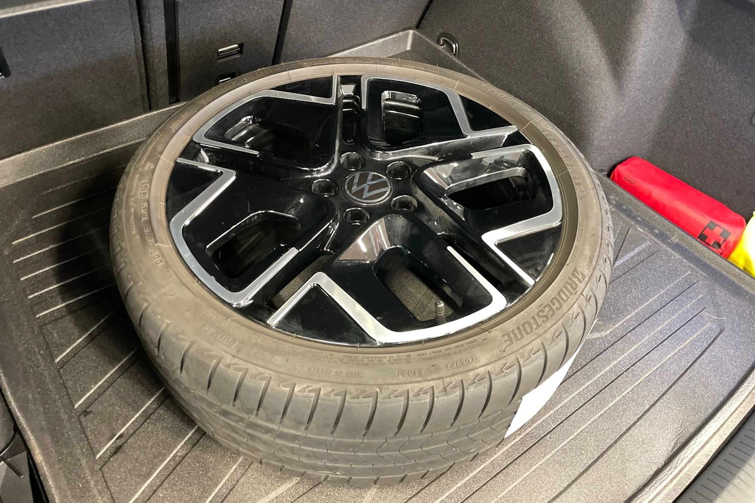 harmaa Volkswagen Golf 2026 kuva 10.