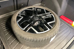 harmaa Volkswagen Golf 2026 kuva 10.