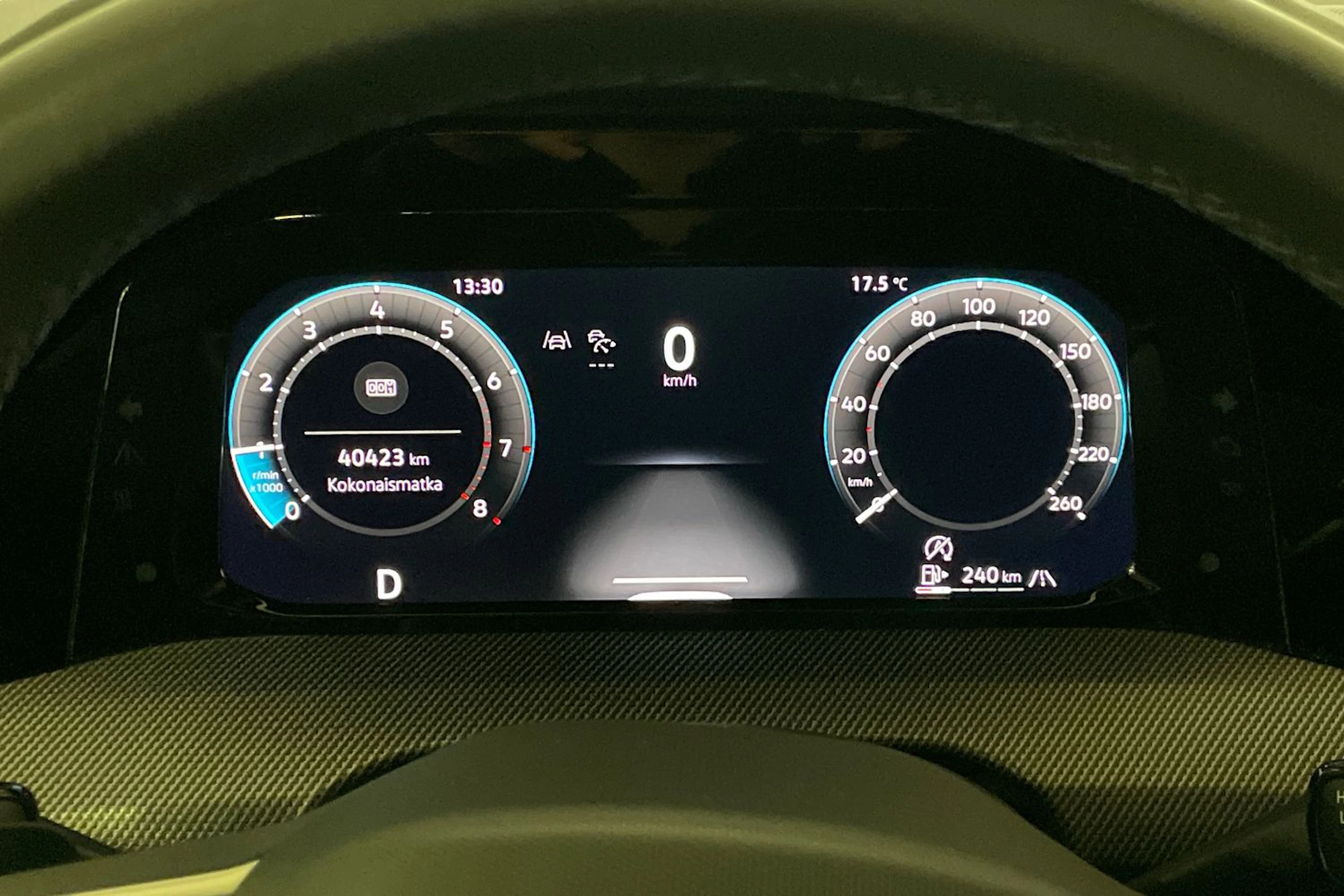 harmaa Volkswagen Golf 2026 kuva 14.