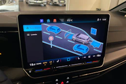 harmaa Volkswagen Golf 2026 kuva 17.