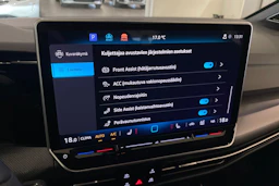 harmaa Volkswagen Golf 2026 kuva 19.