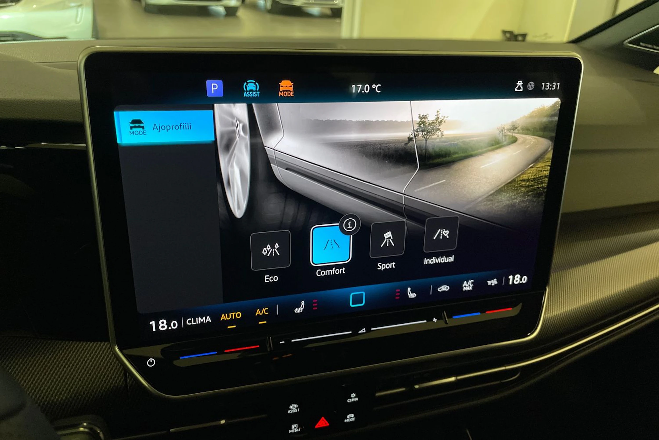 harmaa Volkswagen Golf 2026 kuva 20.