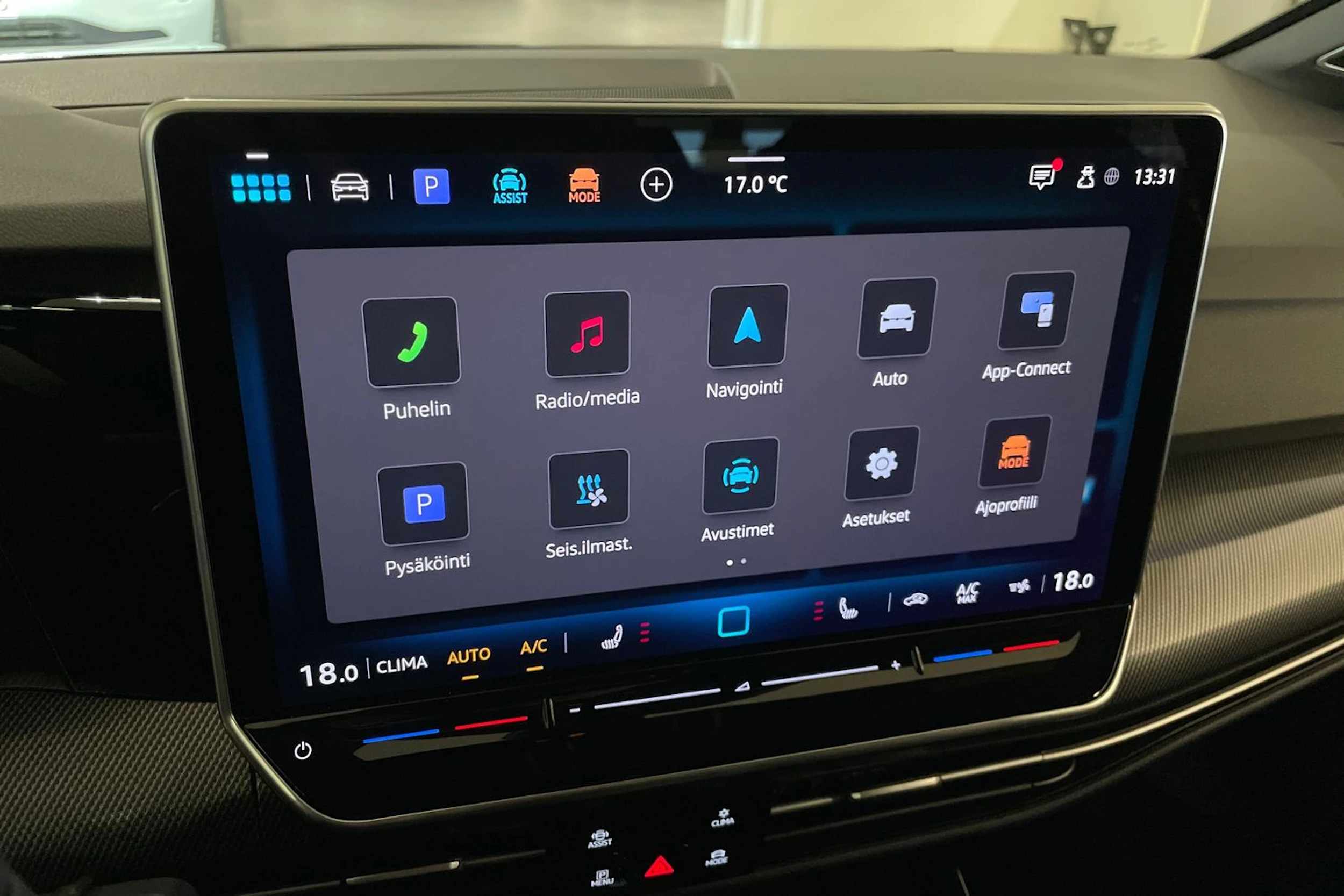 harmaa Volkswagen Golf 2026 kuva 22.