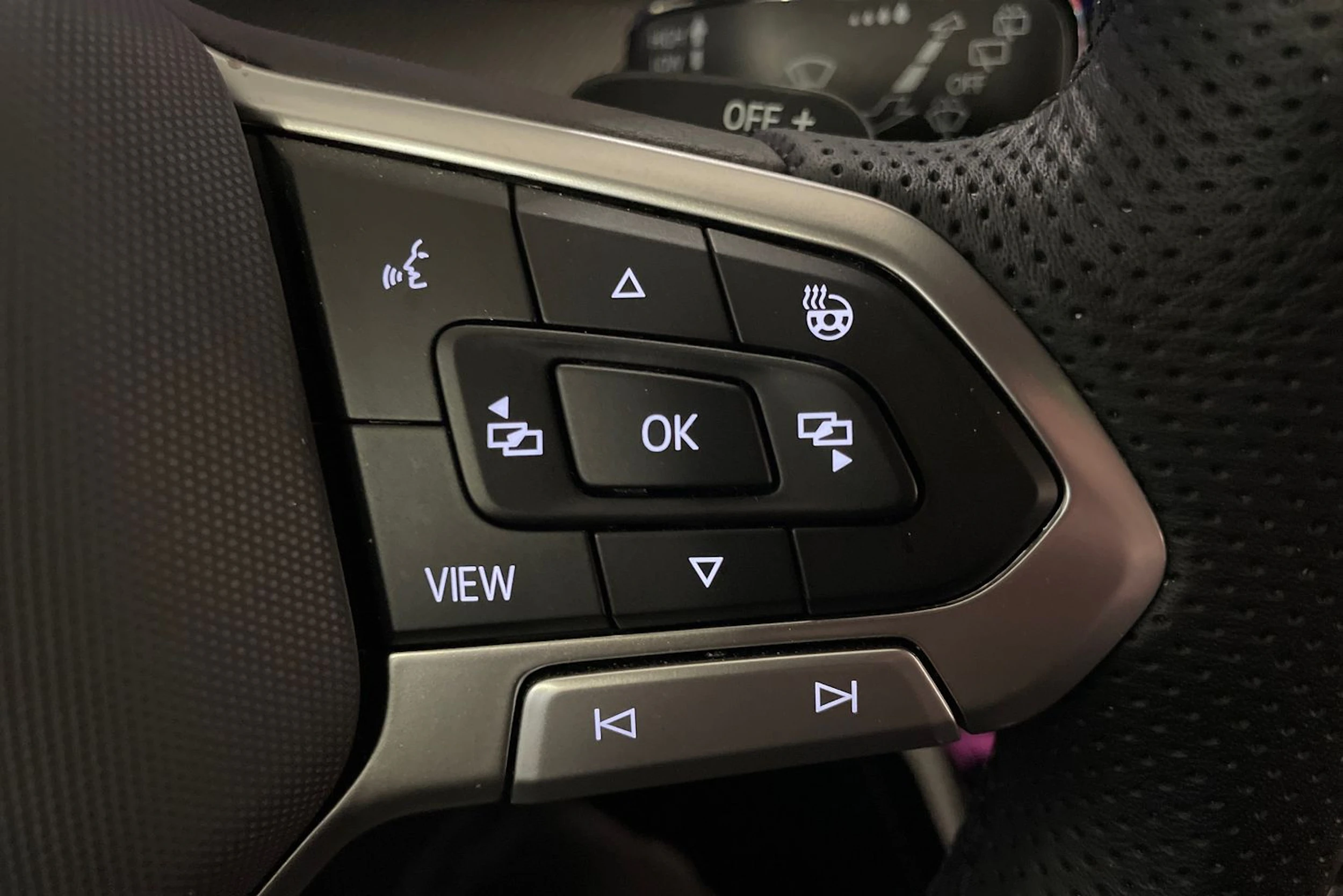 harmaa Volkswagen Golf 2026 kuva 24.