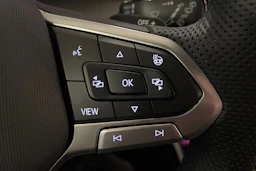 harmaa Volkswagen Golf 2026 kuva 24.