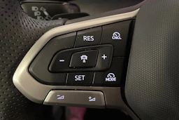 harmaa Volkswagen Golf 2026 kuva 25.