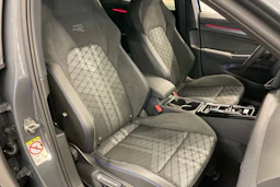 harmaa Volkswagen Golf 2026 kuva 27.