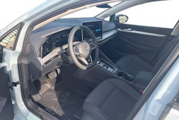 sininen Volkswagen Golf 2026 kuva 6.