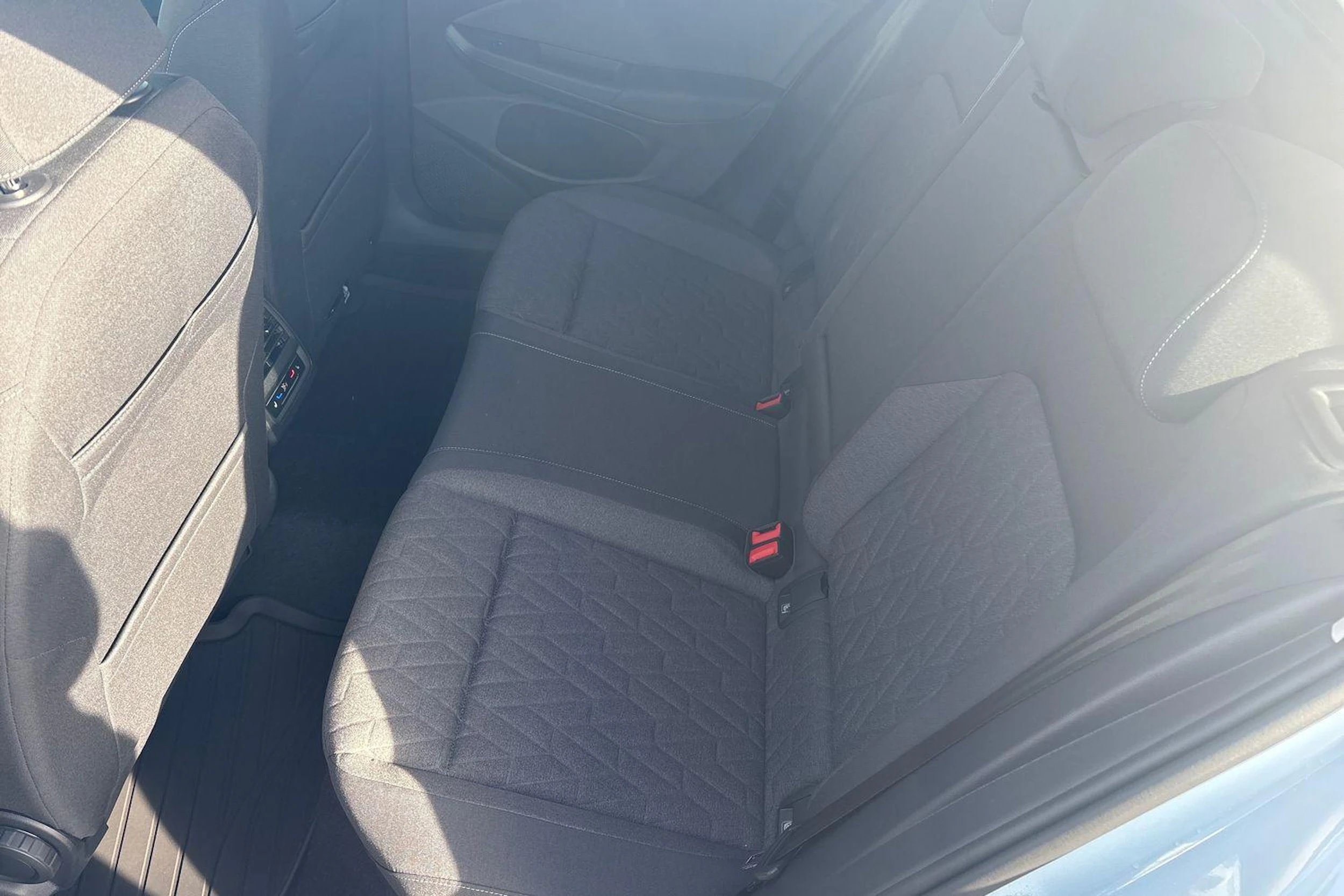 sininen Volkswagen Golf 2026 kuva 8.