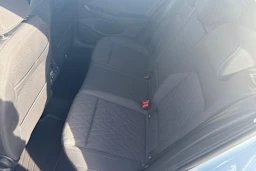 sininen Volkswagen Golf 2026 kuva 8.