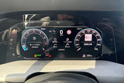 sininen Volkswagen Golf 2026 kuva 15.