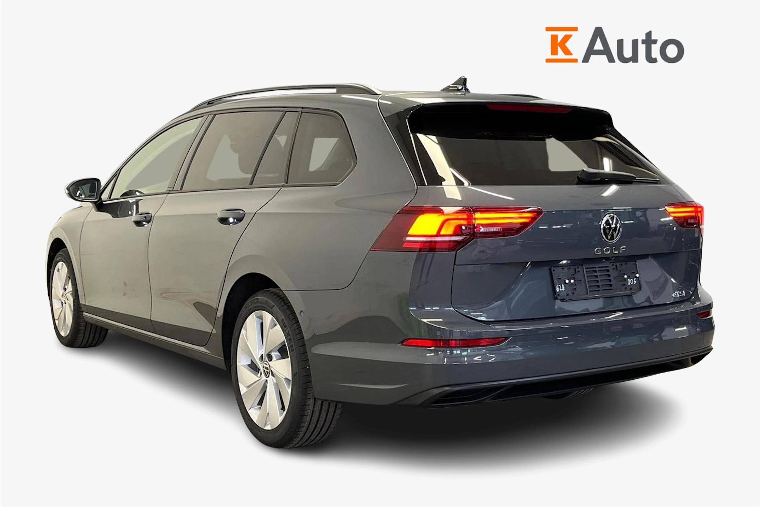 harmaa Volkswagen Golf 2026 kuva 2.