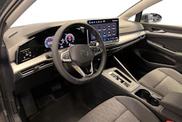 harmaa Volkswagen Golf 2026 kuva 6.