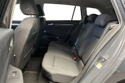 harmaa Volkswagen Golf 2026 kuva 8.