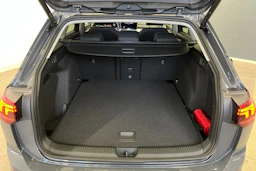 harmaa Volkswagen Golf 2026 kuva 11.