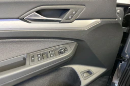 harmaa Volkswagen Golf 2026 kuva 12.