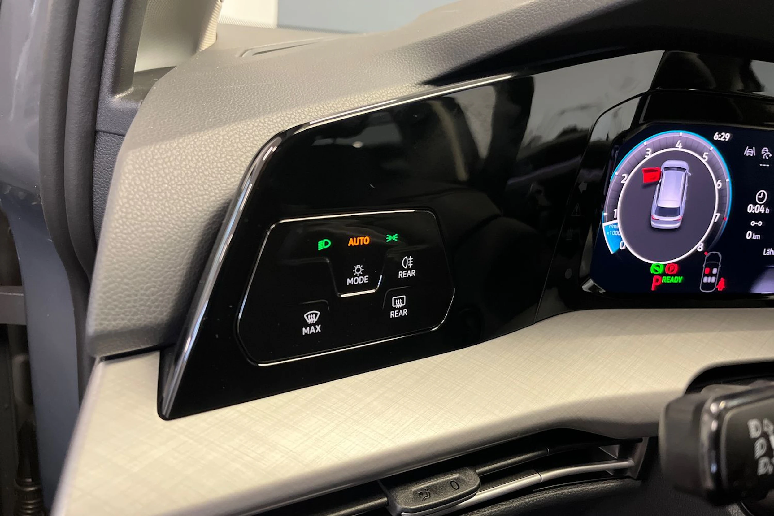 harmaa Volkswagen Golf 2026 kuva 13.