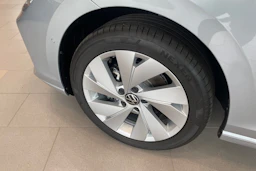 harmaa Volkswagen Golf 2026 kuva 10.