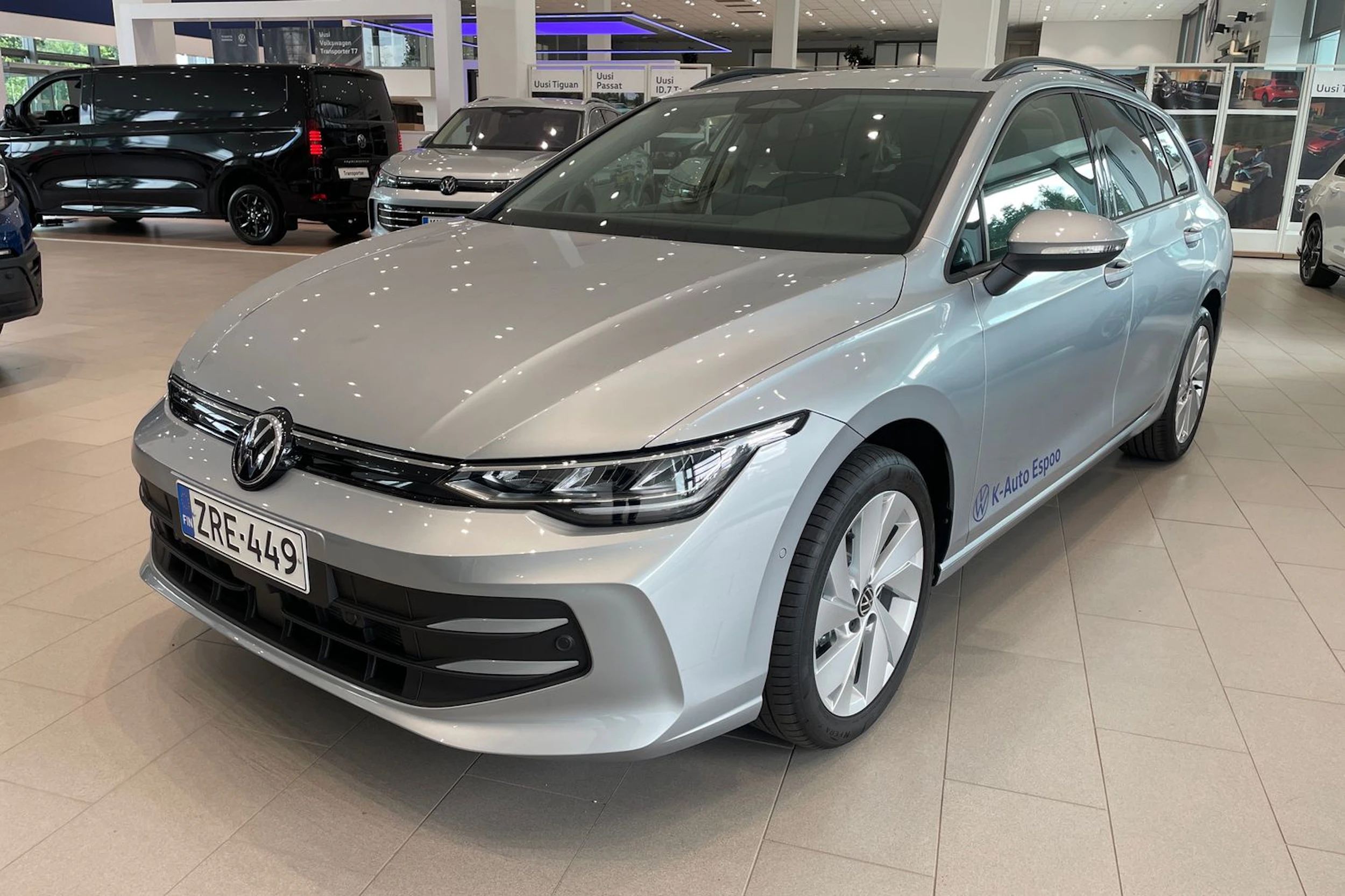 harmaa Volkswagen Golf 2026 kuva 15.