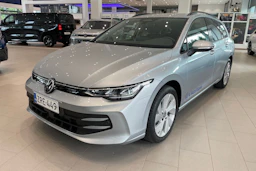 harmaa Volkswagen Golf 2026 kuva 15.