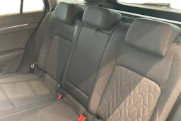 sininen Volkswagen Golf 2026 kuva 8.