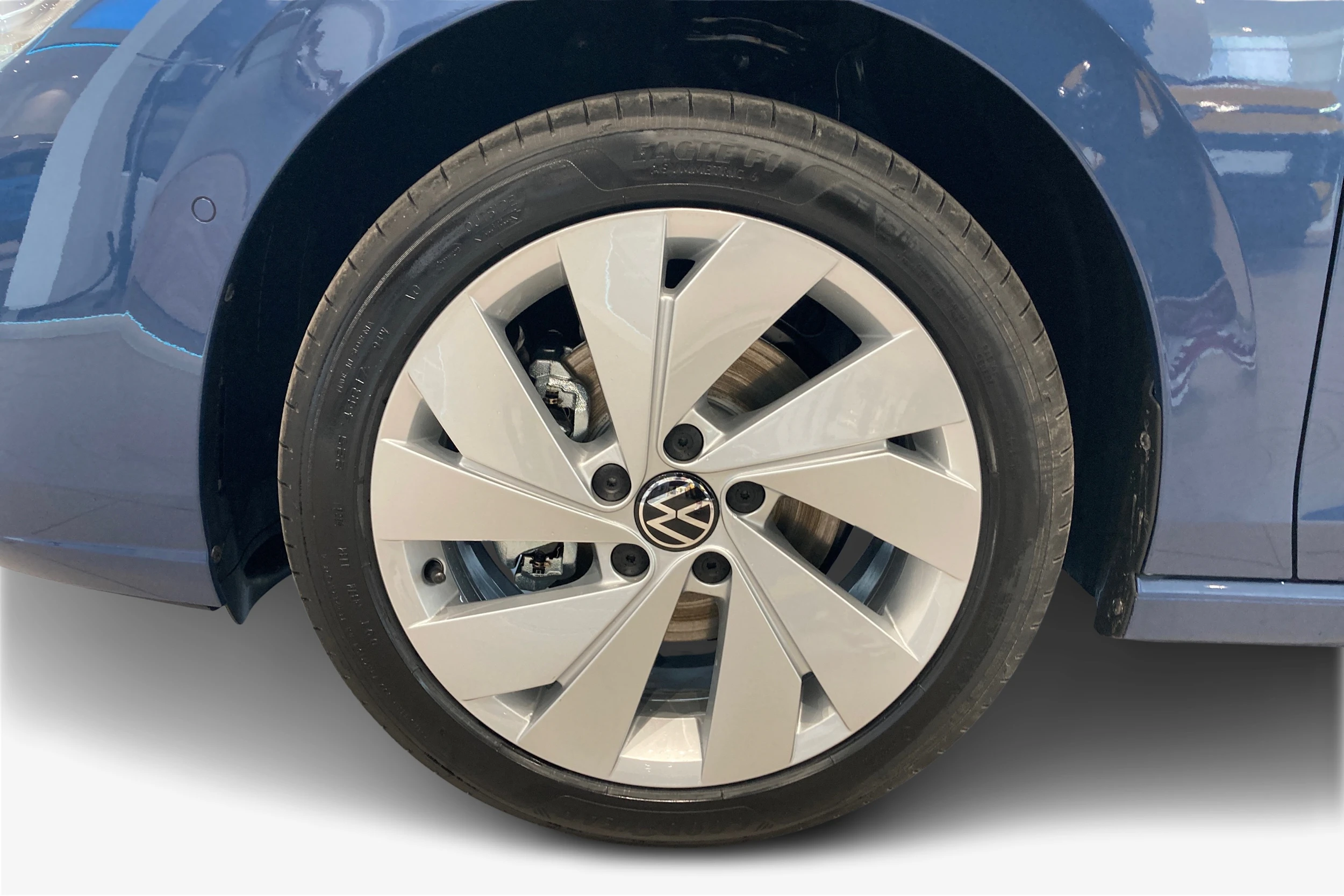 sininen Volkswagen Golf 2026 kuva 9.