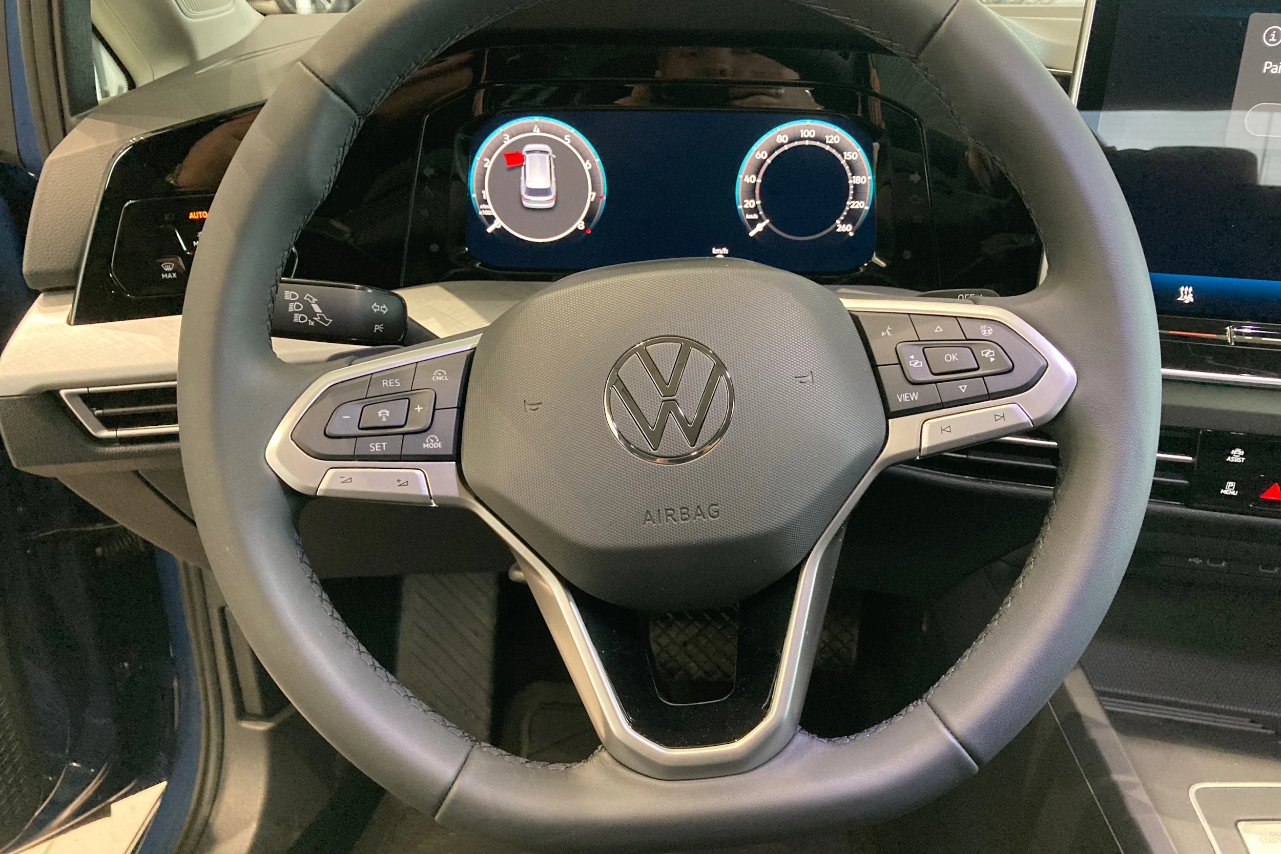 sininen Volkswagen Golf 2026 kuva 13.