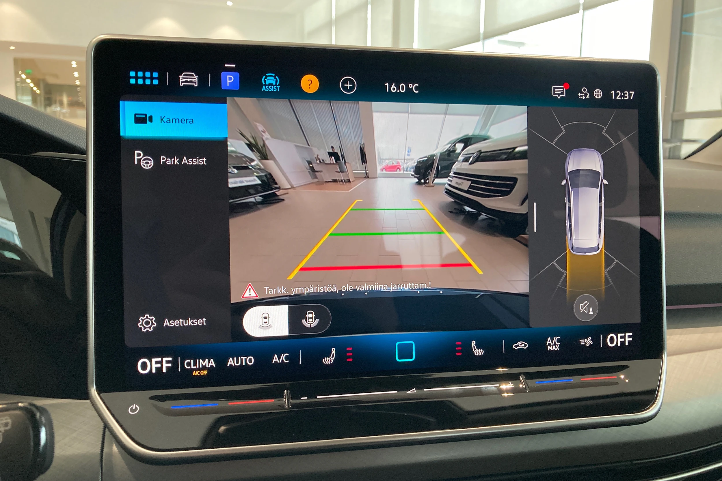 sininen Volkswagen Golf 2026 kuva 16.