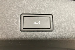 sininen Volkswagen Golf 2026 kuva 18.