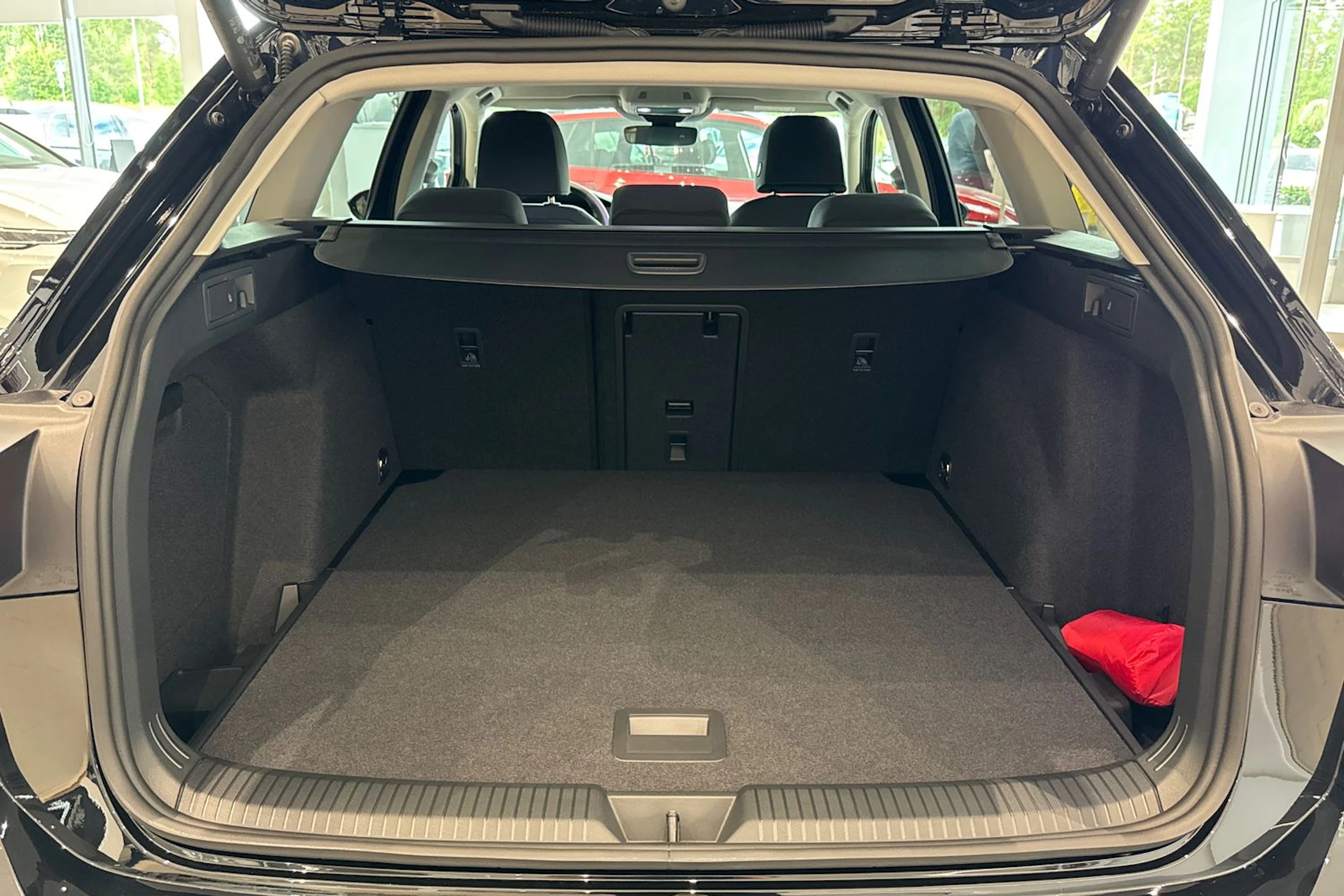 met. musta Volkswagen Golf 2026 kuva 10.