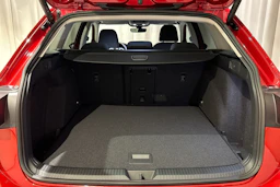 punainen Volkswagen Golf 2026 kuva 10.