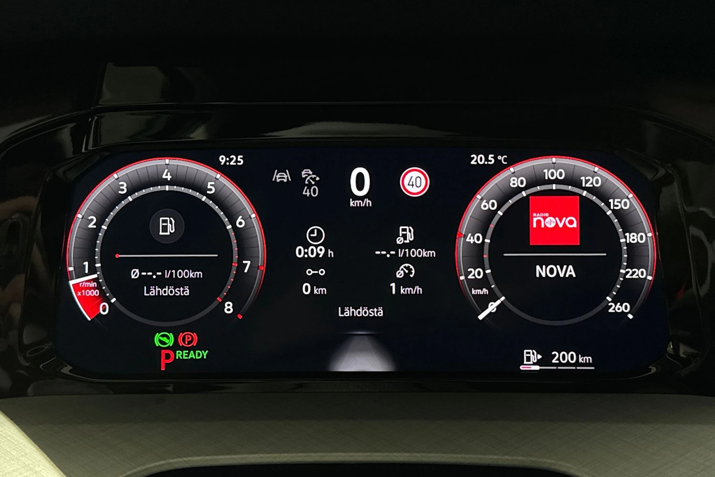 punainen Volkswagen Golf 2026 kuva 15.