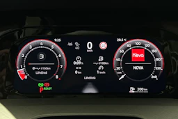 punainen Volkswagen Golf 2026 kuva 15.
