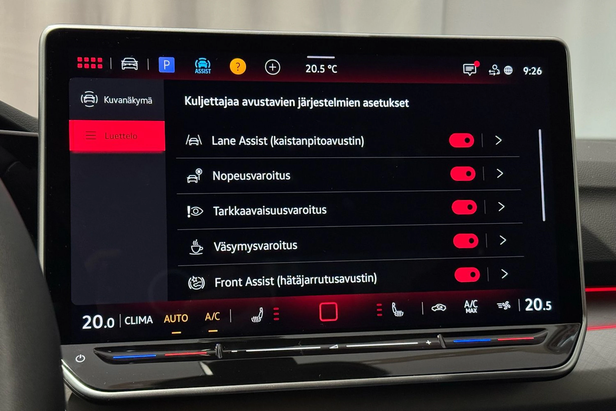 punainen Volkswagen Golf 2026 kuva 21.