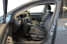 harmaa Volkswagen Golf 2026 kuva 6.