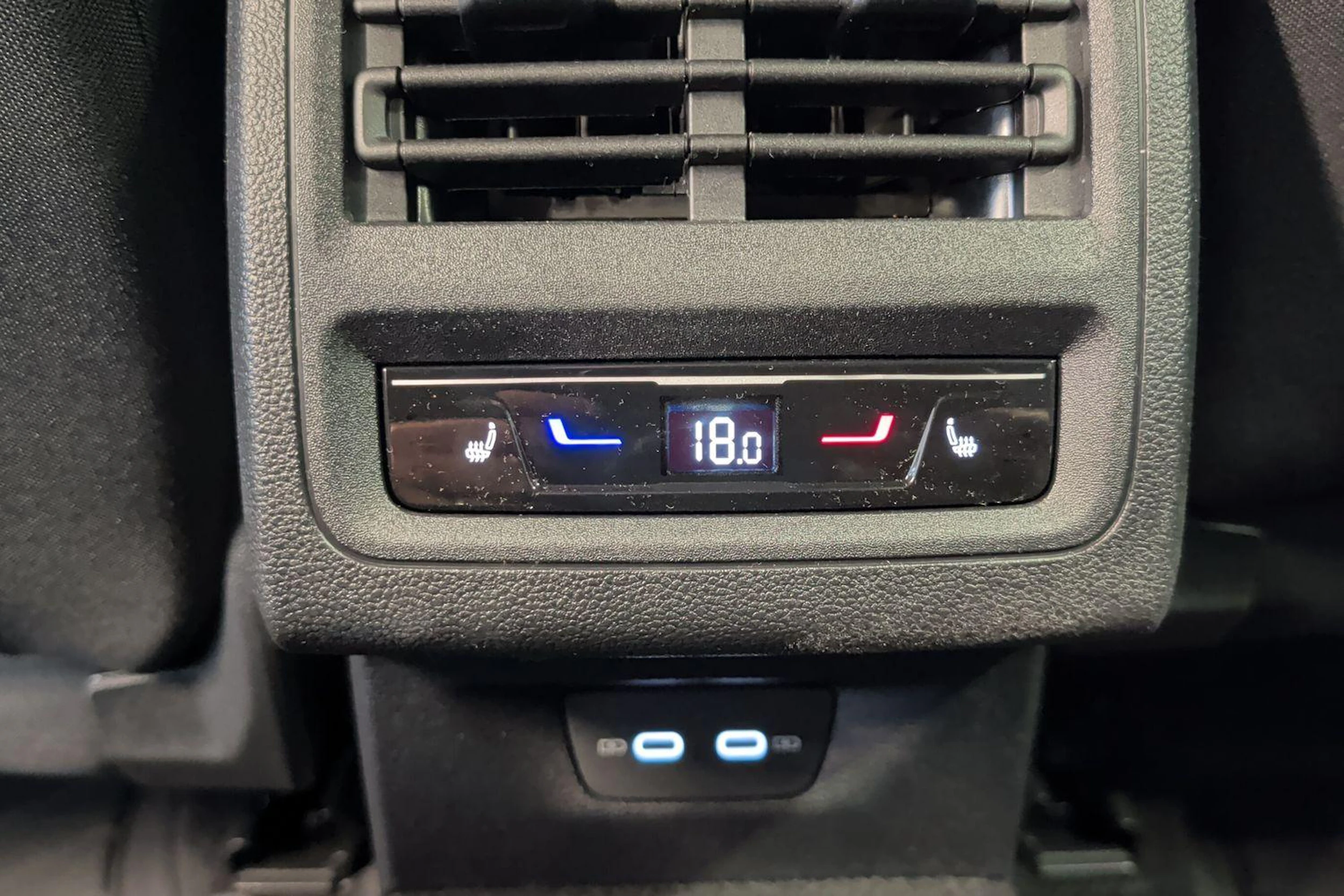 harmaa Volkswagen Golf 2026 kuva 9.