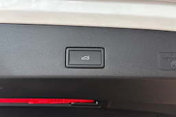 valkoinen Volkswagen Golf 2026 kuva 11.