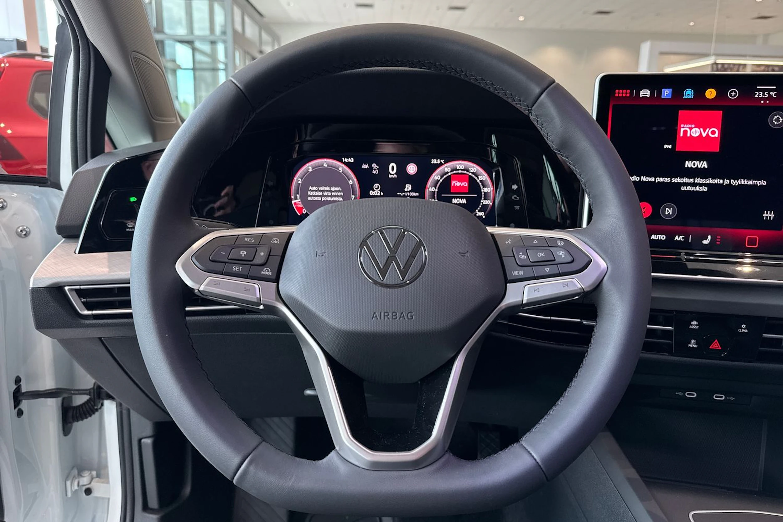 valkoinen Volkswagen Golf 2026 kuva 12.