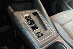 valkoinen Volkswagen Golf 2026 kuva 16.