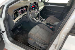 valkoinen Volkswagen Golf 2026 kuva 6.