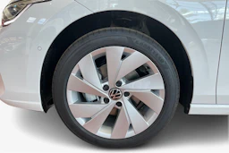 valkoinen Volkswagen Golf 2026 kuva 9.