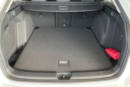valkoinen Volkswagen Golf 2026 kuva 11.