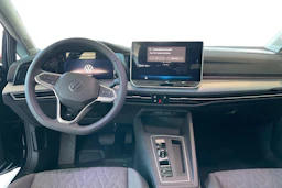 musta Volkswagen Golf 2026 kuva 7.