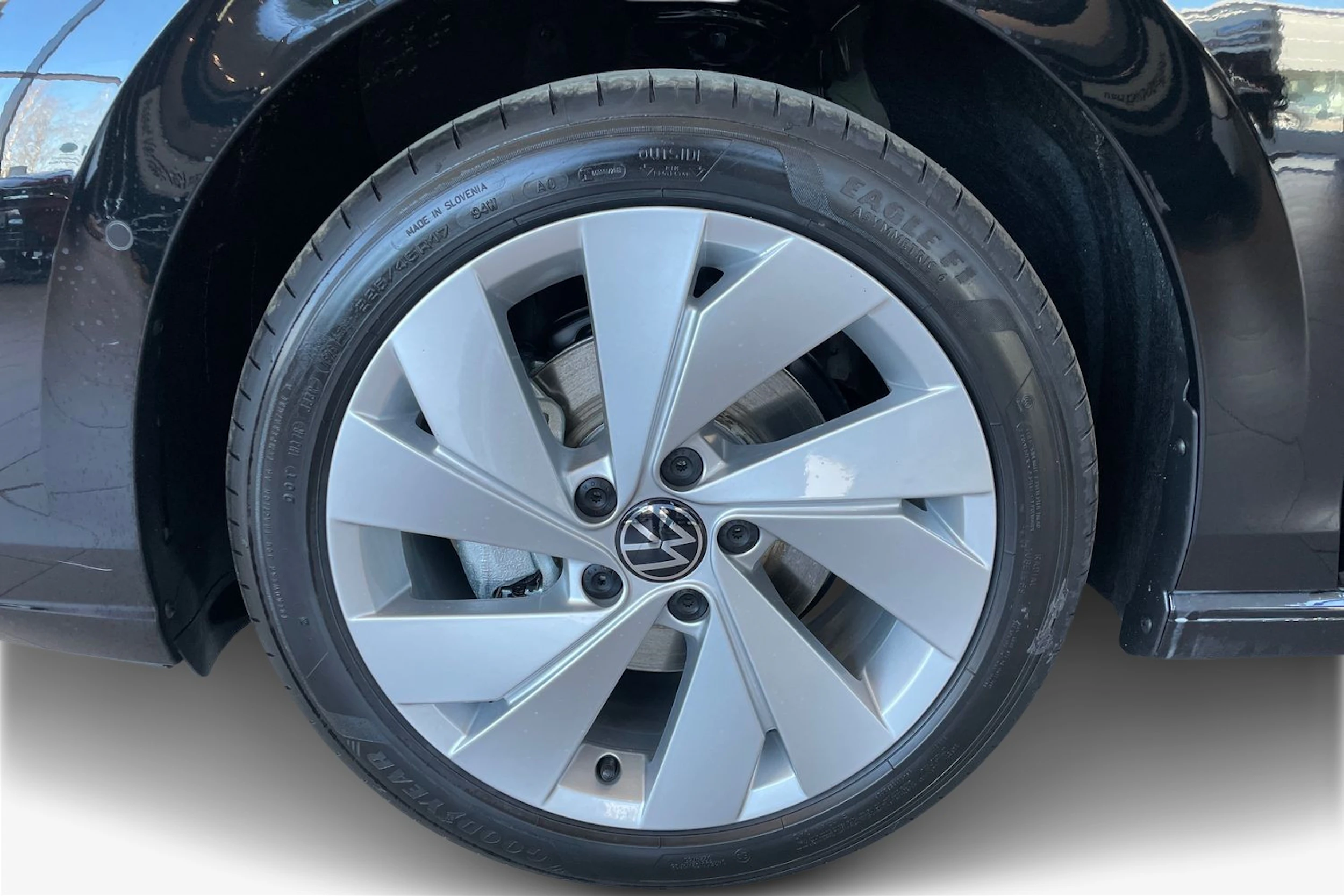 musta Volkswagen Golf 2026 kuva 9.