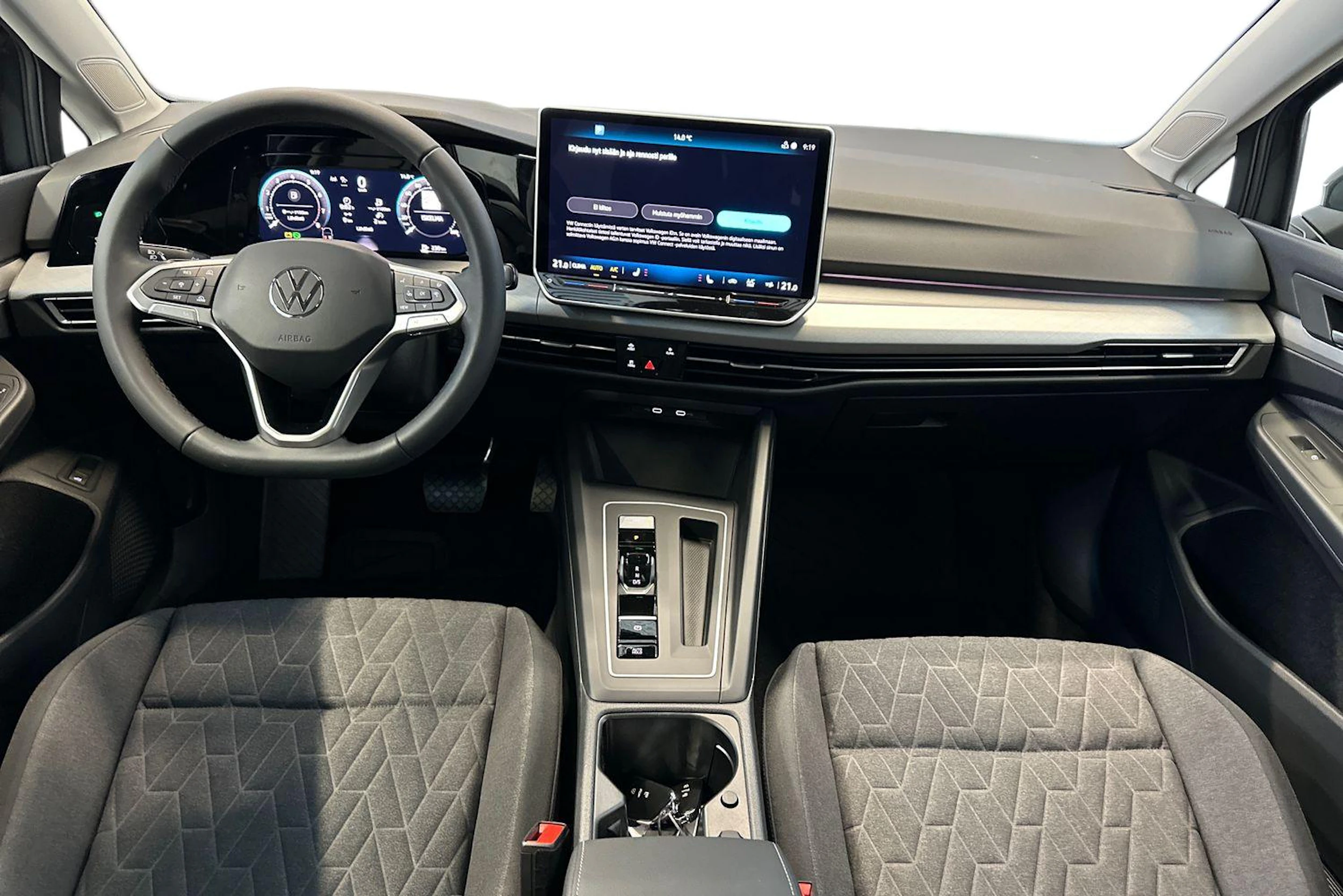 harmaa Volkswagen Golf 2026 kuva 7.