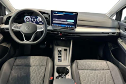 harmaa Volkswagen Golf 2026 kuva 7.